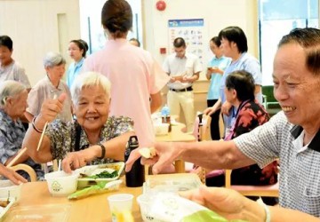 【人口老齡化市情教育】穗民政用“繡花功”畫“養老圈” 