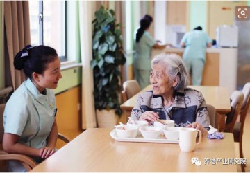 養(yǎng)老機(jī)構(gòu)發(fā)展新風(fēng)向：“機(jī)構(gòu)+社區(qū)”養(yǎng)老模式 